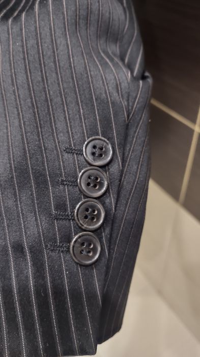 Garnitur męski czarny w prążek