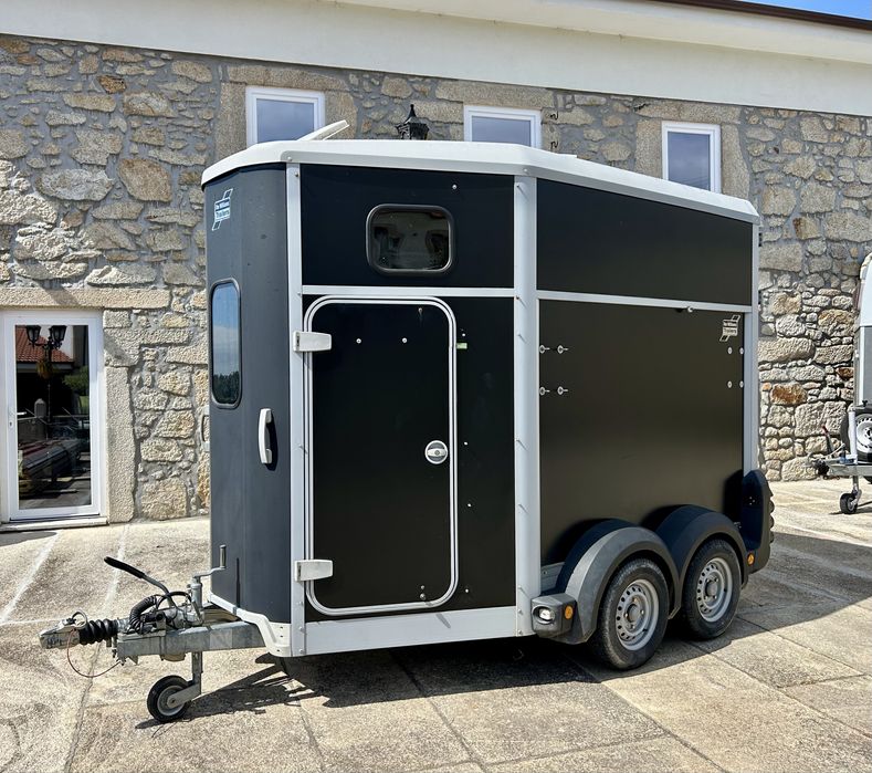 Roulote / Reboque / Atrelado Cavalos