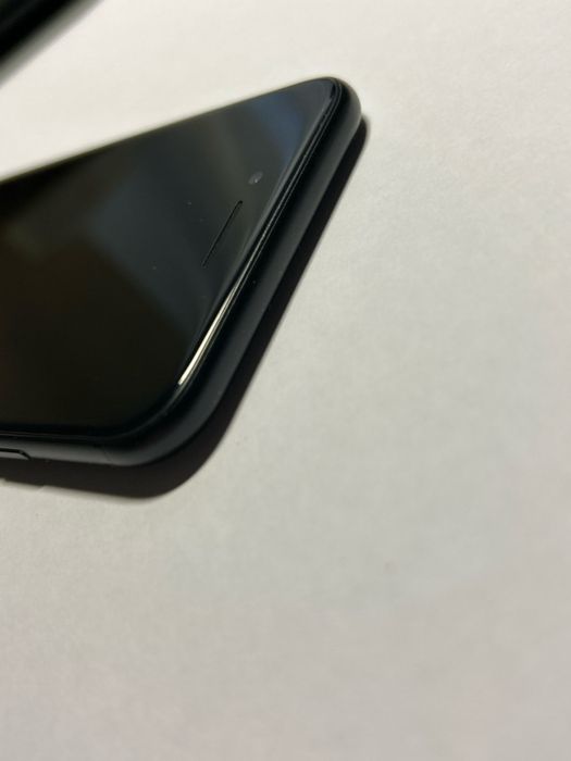 iPhone SE 2020 64GB чорний, акумулятор 93%