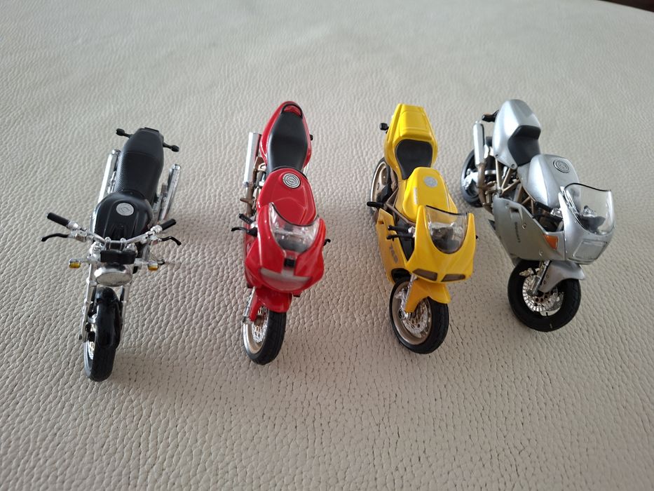 Colecção 4 motas Ducati Maisto anos 90