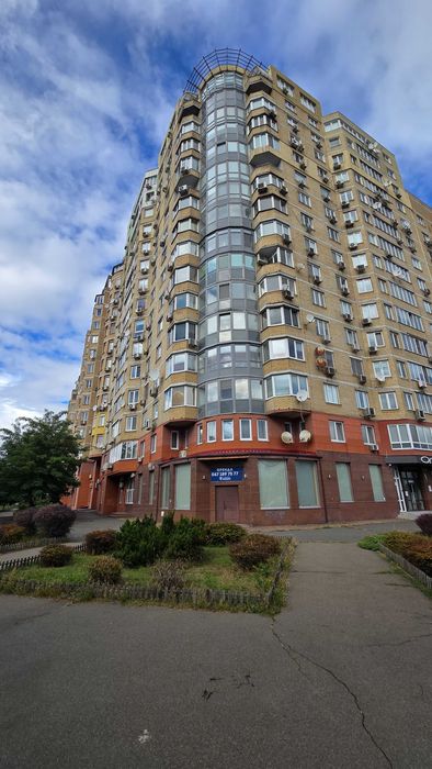 Лівобережна. МВЦ. Микильсько-Слобідська. Продаж квартири.