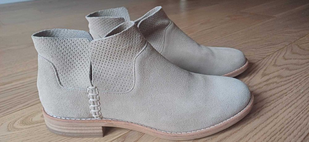 Botki Clarks nowe, nieużywane.