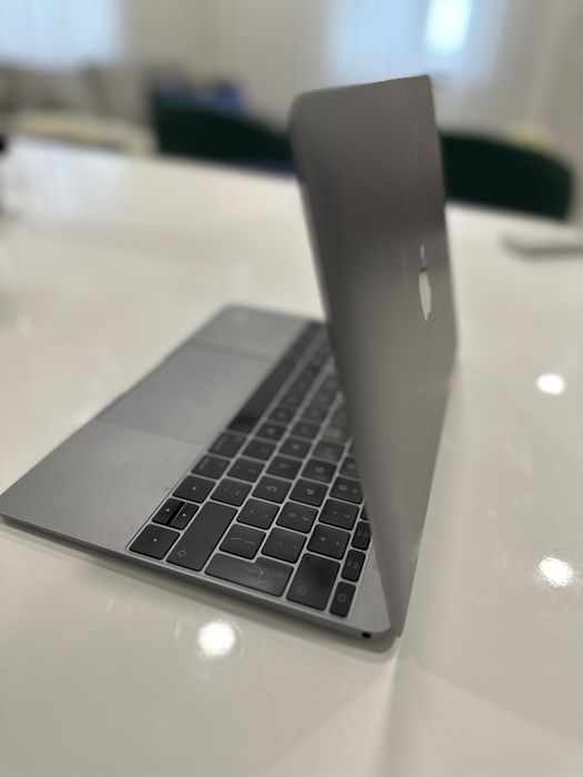 Apple Macbook (Retina, 12-inch