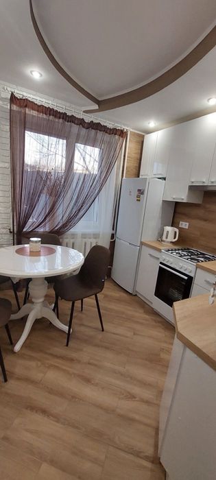 Продається 2 к кв вул. Г.Крут