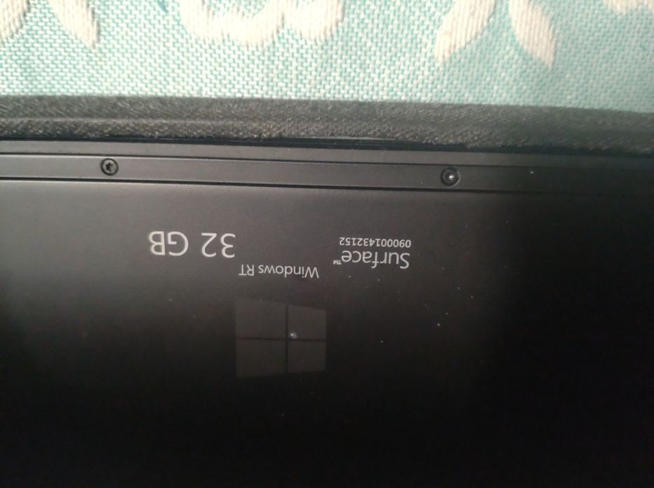 Surface RT com Windows 10 mobile. Office completo. Ecrã Touch