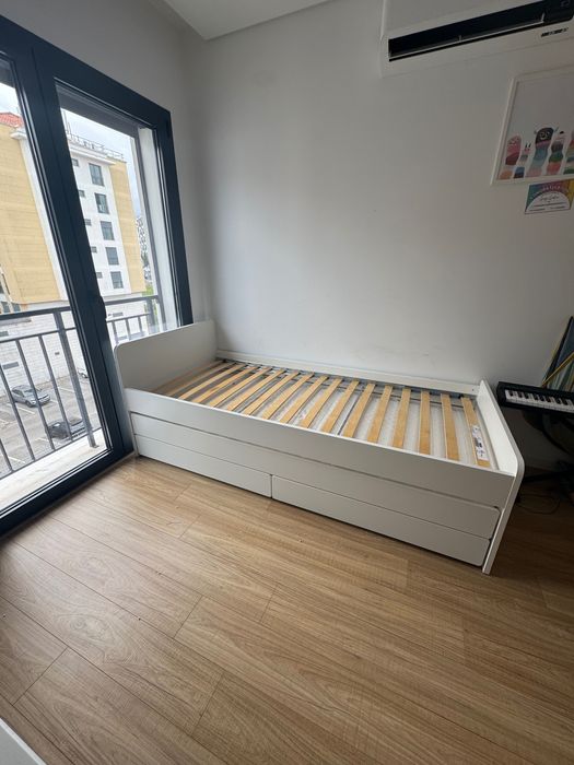 Cama IKEA SLÄKT com cama extra, gavetas e colchão
