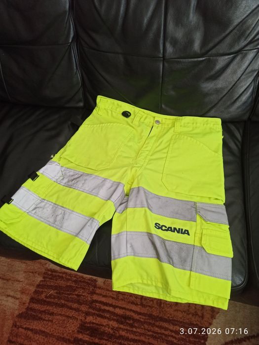 Spodnie spodenki Scania robocze odblaskowe.