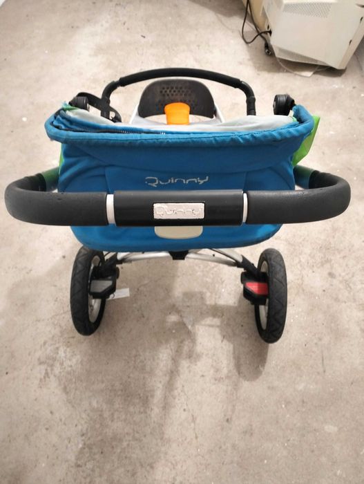 Carrinho de bebé quinny