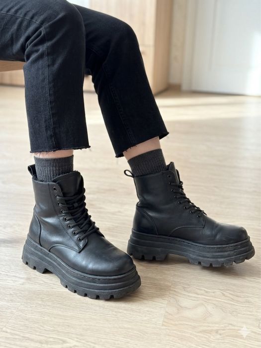 Ботинки жіночі