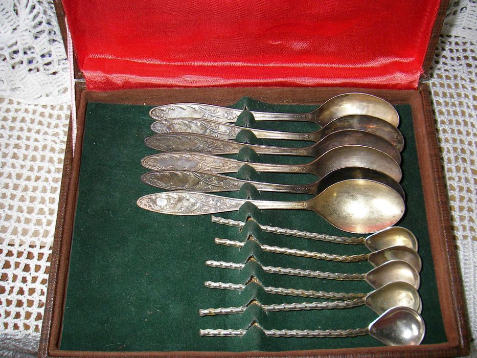 Десертные мельхиоровые ложки-ссср.