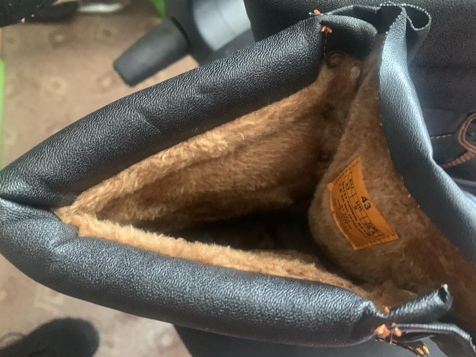 Зимові спецовочні чобітки виробництва Чехія