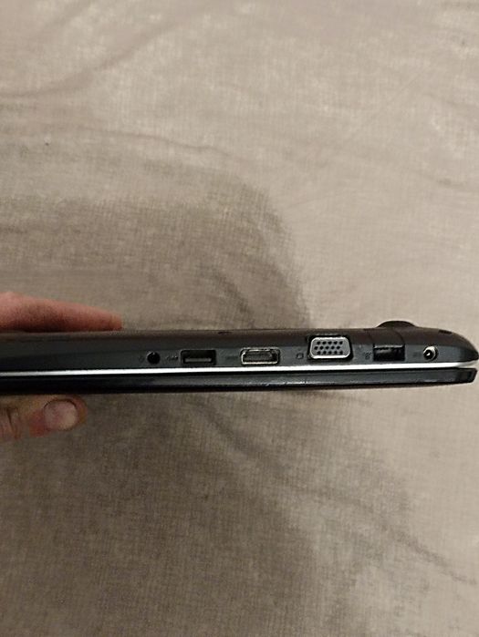 Продам ноутбук Asus R301 L