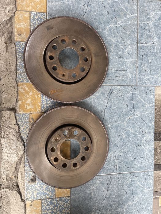 Продам передні  тормозні диски на суперб1