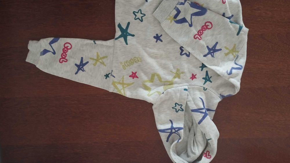 Pack de 74 peças de vestuário para criança 2 a 3 anos