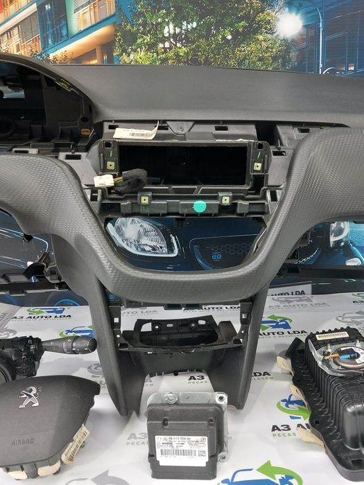 Tablier em carbono com kit completo airbag Peugeot 208 - (15 a 20)