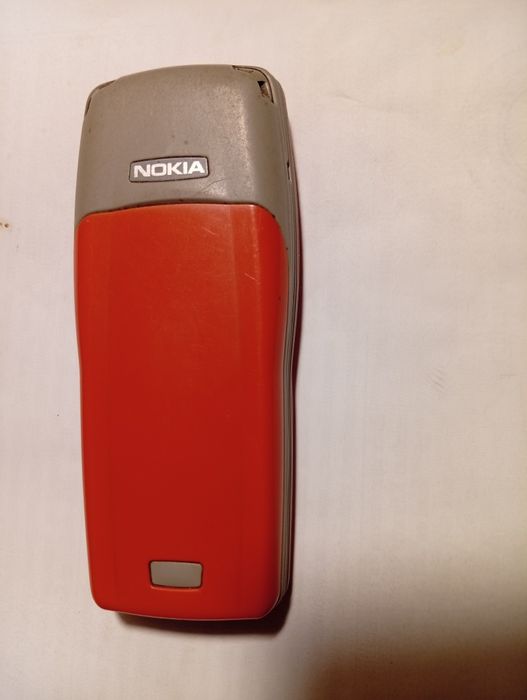 Телефон Nokia 1100