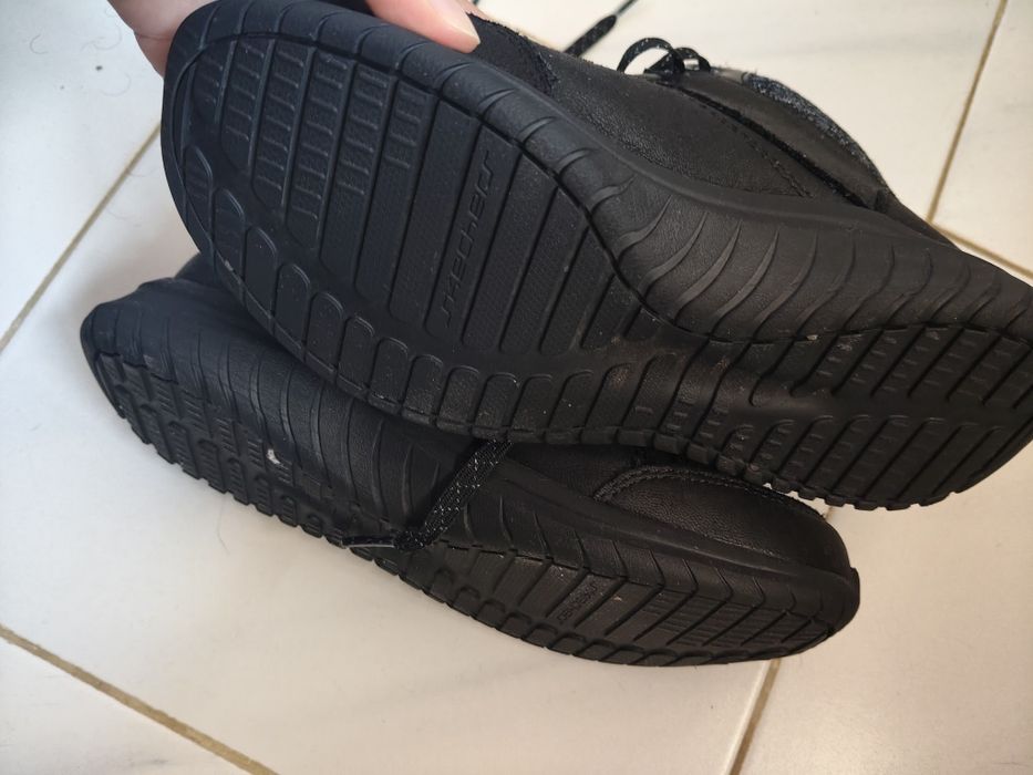 Botas Skechers pretas 36