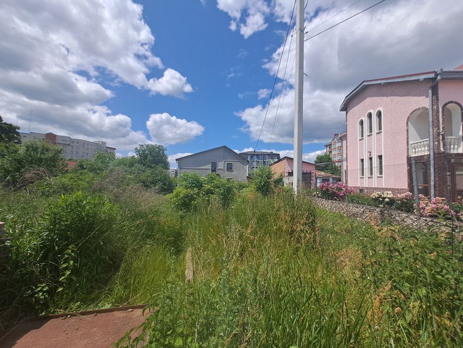 Продаж земельної ділянки під забудову поблизу центру Тернополя