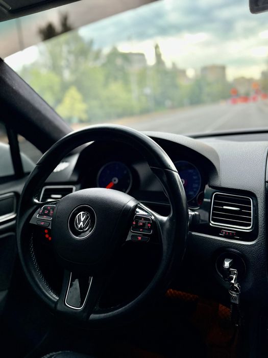 Продам автомобіль Volksvagen Touareg
