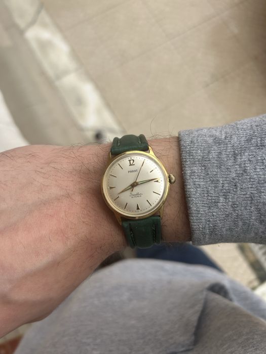 Relógios mecânicos vintage em muito bom estado