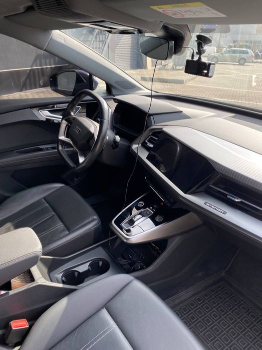 Продам Audi Q4 e-tron
