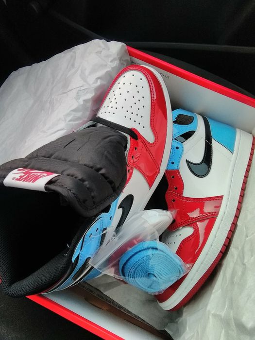 (r. 40) Nike Air Jordan 1 Retro High Fearless UNC Chicago (us7) 25 cm.