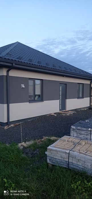 Будинок з ремонтом, гараж,центральне опалення, навпроти Журавлини.