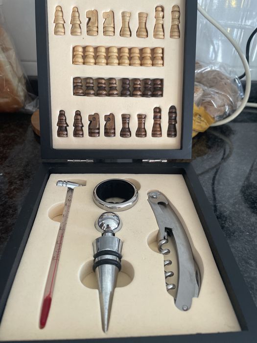 Wine Accessory Box with Checkered Pattern64564183721217123