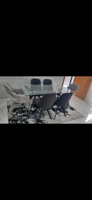 Mesa de jantar com 6 cadeiras