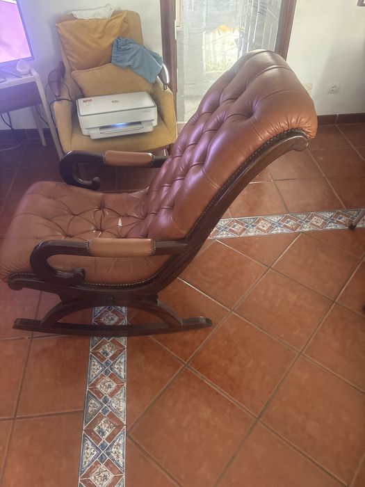 Cadeirão em pele