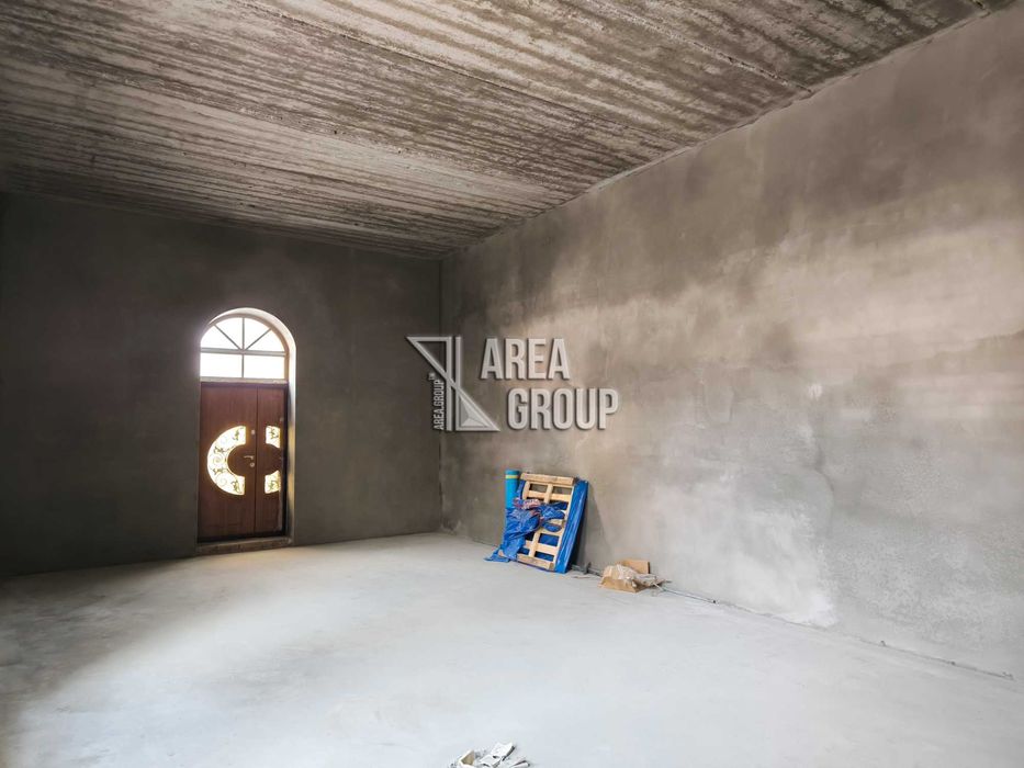 Оренда фасадного комерційного приміщення у Старому місті біля Ратуші