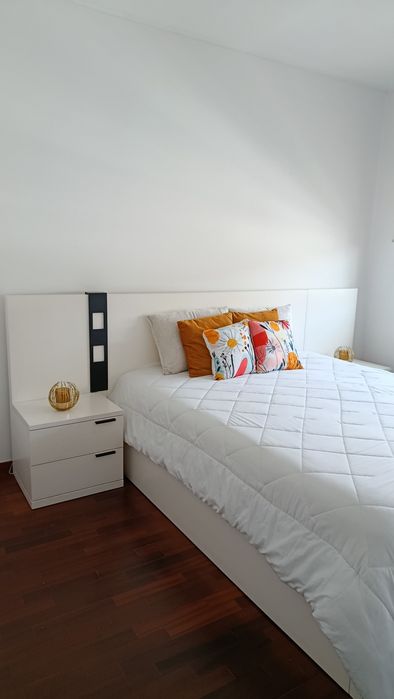 Cama  casal MDF em bom estado