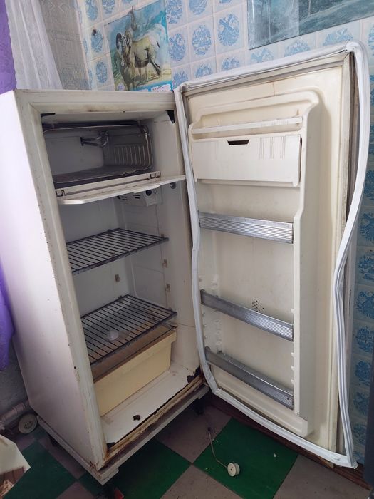 Уплотнитель к холодильнику Днепр 2