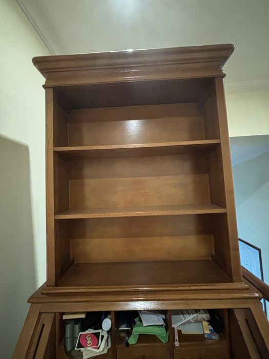 Móvel com secretária