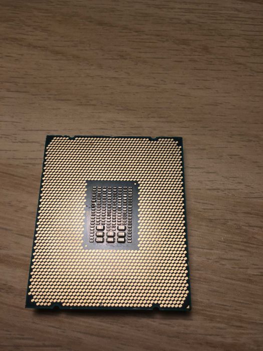 Intel Xeon 2650v4 com 2 dias de uso