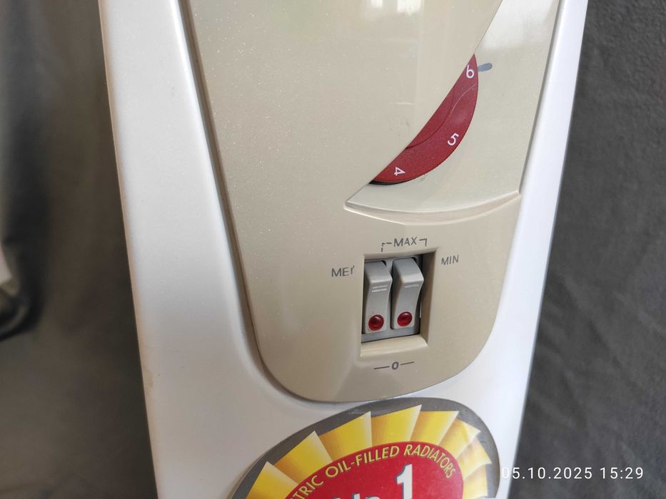 Масляний обігрівач DeLonghi 2 кВт / Якісний, італійський, 2000 Вт.