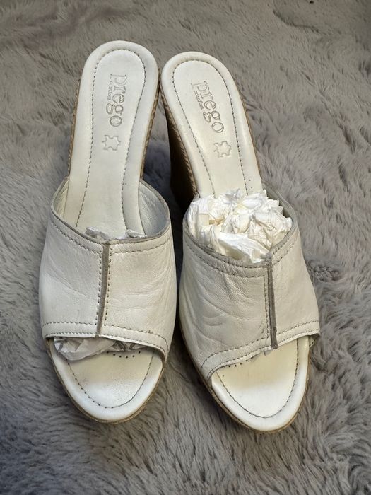 Шлепанці шкірняні