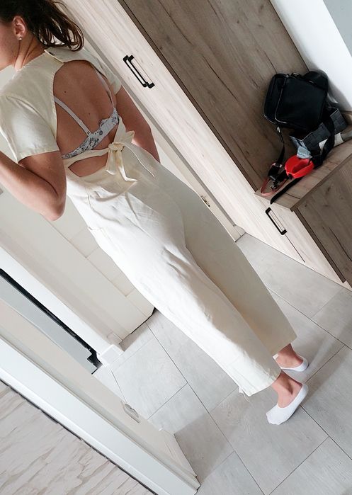 Nowy jeansowy kombinezon