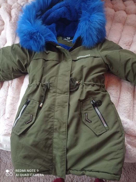 Курточка на дівчинку