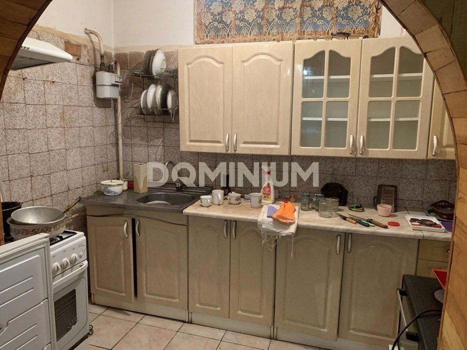 Продається просторий двоповерховий будинок у місті Виноградів