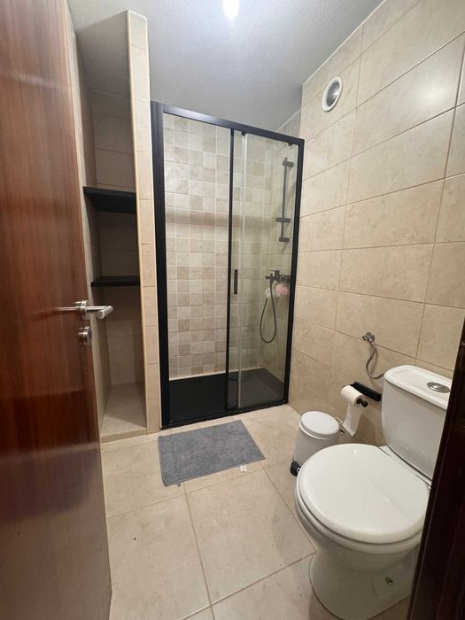 Arrenda-se T2 Remodelado e Mobilado – Despesas Incluídas