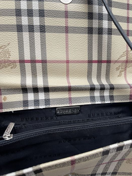 Piękna torebka na ramie Burberry