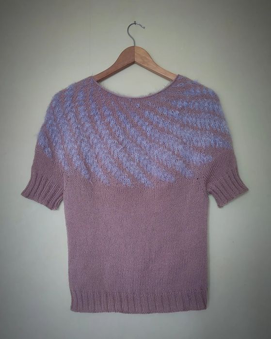 В'язана футболка. Ручна робота