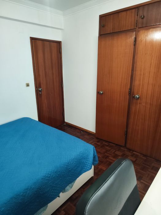 Aluguer de quarto individual feminino
