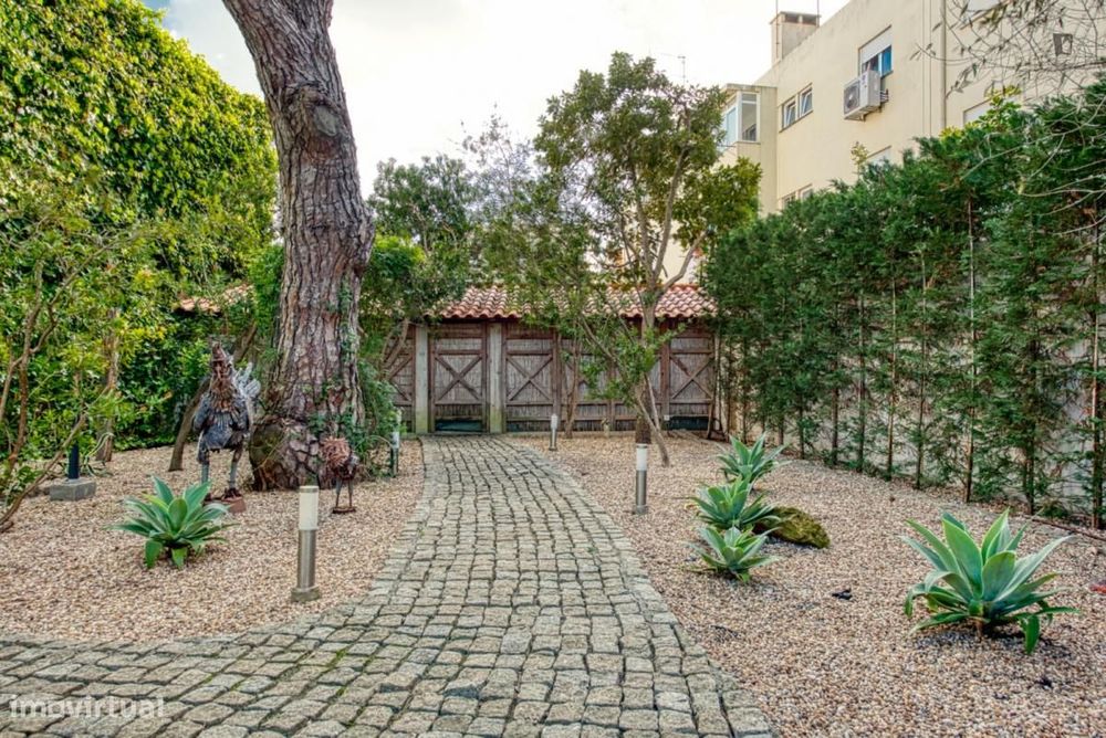 Quarto - localizado em Carcavelos Lisbon