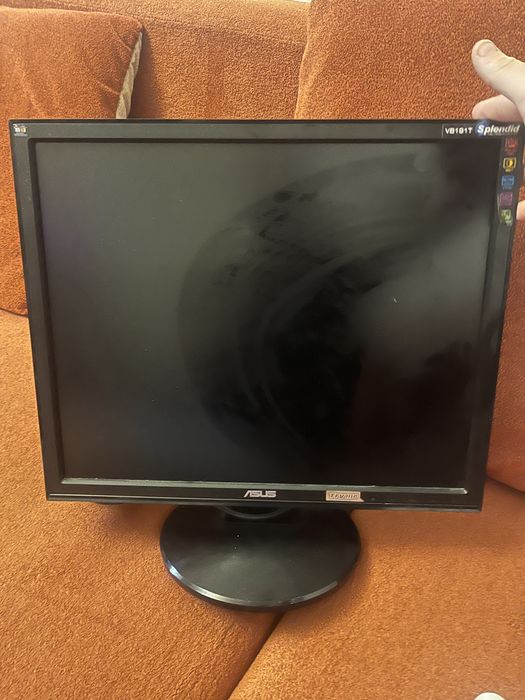 Монітор ASUS ~22” Full HD