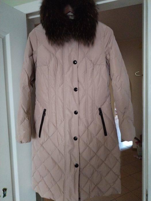 Продаю пуховое пальто.