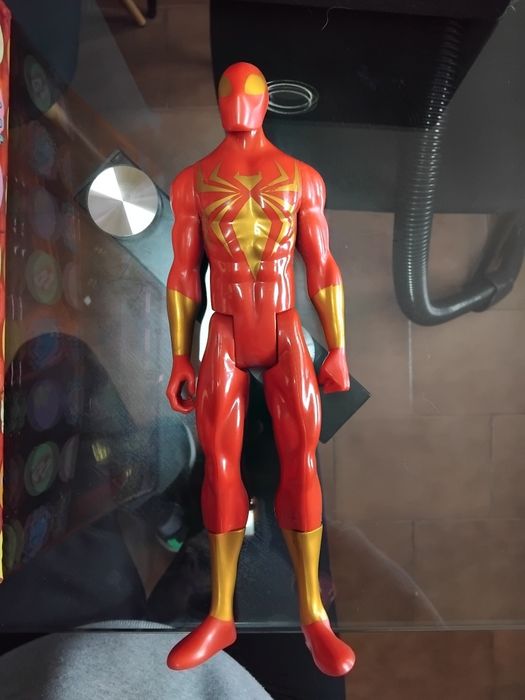 Capitão América,  Homem de Ferro , homem aranha e iron spider