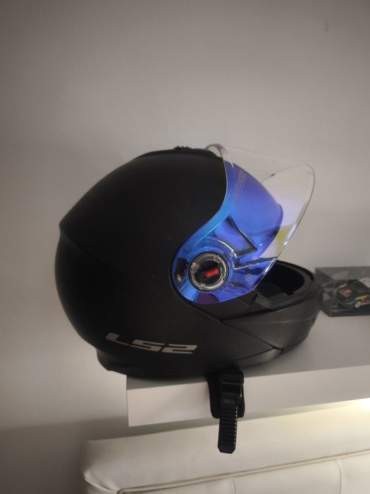 Capacete Ls2 strobe com uma viseira nova por estrear
