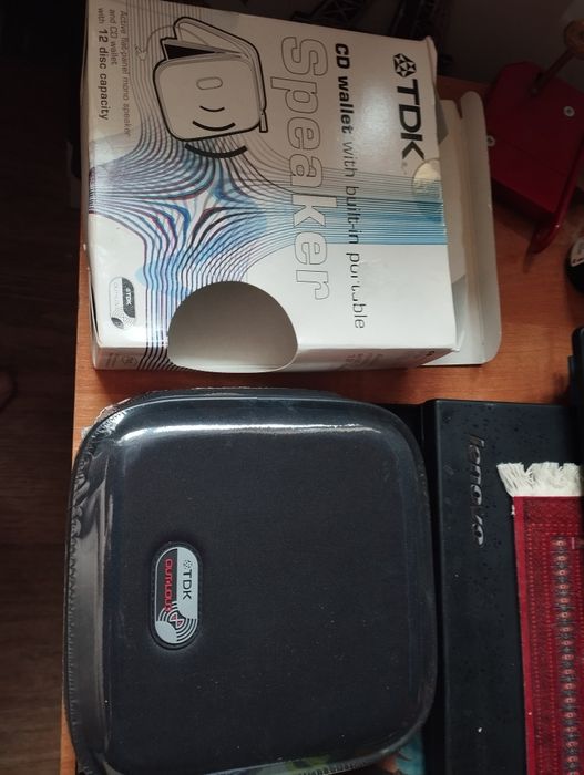 Etui na płyty z wbudowanym głośnikiem tdk speaker 10 wat nowe!